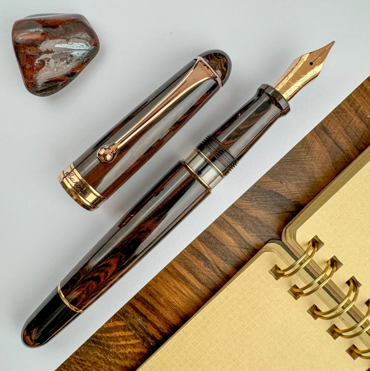 AURORA - 88 Ebonite Cognac Limited Edition ჭავლური კალამი